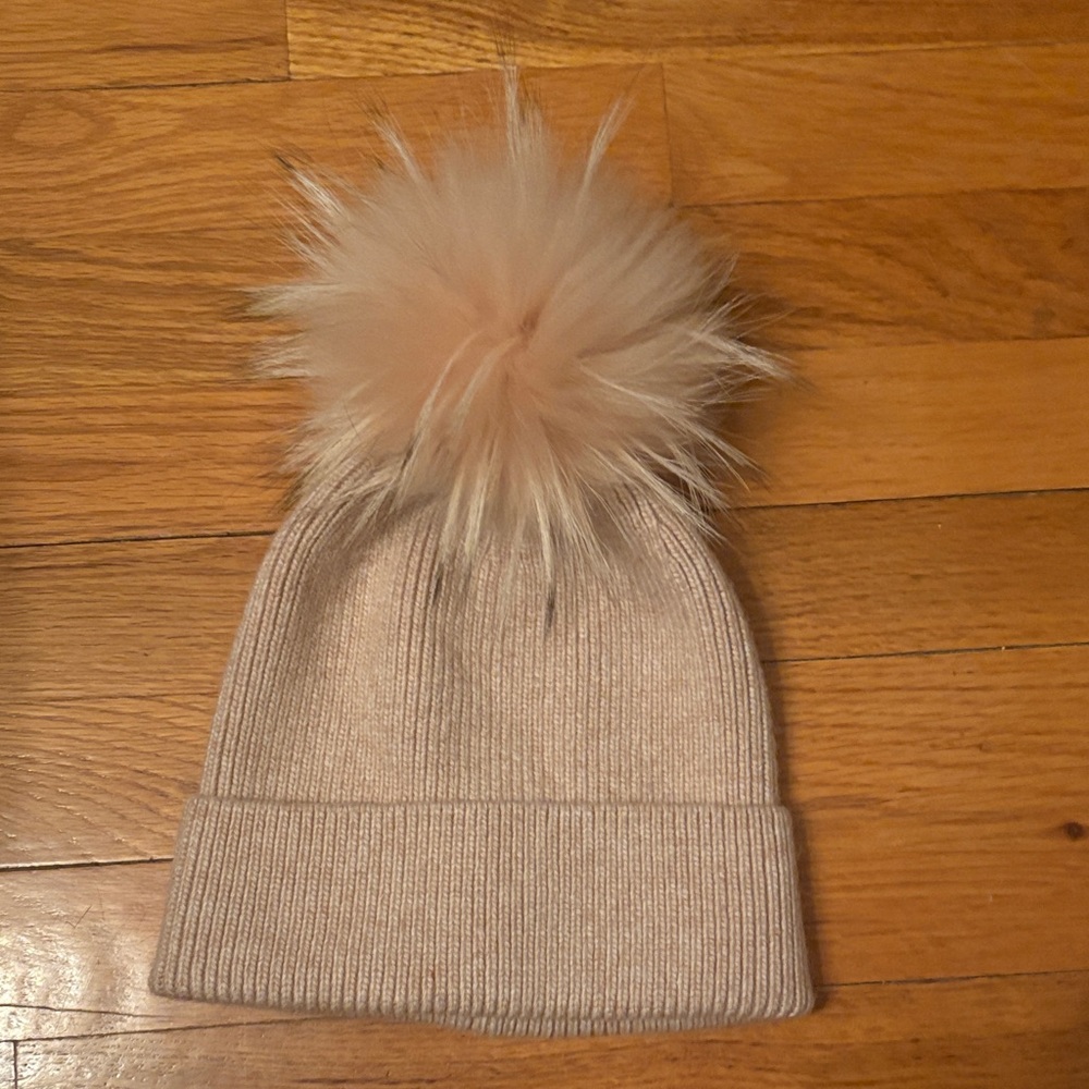 LOOK Cozy Cream Pom-Pom Beanie, peach, NWOT